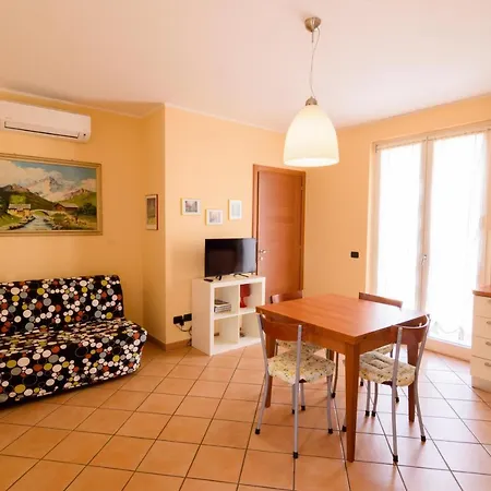 Casarosabella Piano Terra דירה *